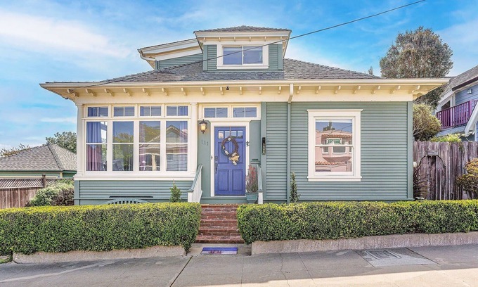 Pacific Grove House | Pet-Friendly Coastal Retreat with Ocean Views in Pacific Grove