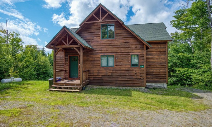 Rangeley House | Relaxing Retreat at 39 Adams Wulff with Hot Tub & Spa