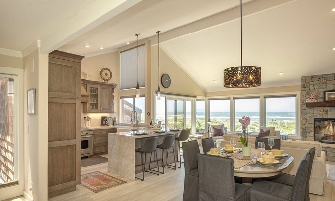 Castroville Condo | Unmatched Oceanfront Condo with Pool, Tennis & Beach Access
