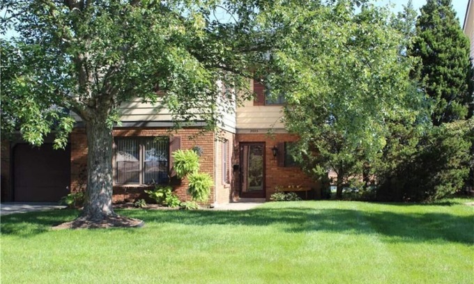 Englewood House | Cozy Ed's Englewood Home with Kitchen & Breakfast Amenities