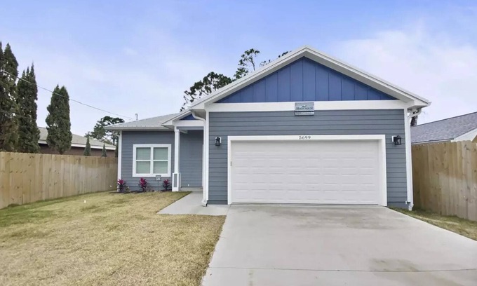 Biltmore Beach House | Beachside Retreat: 3B&2B House w/ Hot Tub & Ocean View