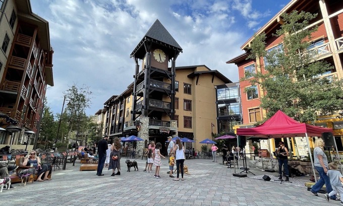 Mammoth Lakes Condo | Inviting Corner Suite at The Village At Mammoth, Ideal Spot