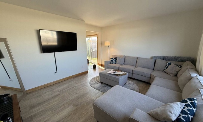 Negaunee House | Scenic 3B Retreat with Ocean and Lake Views