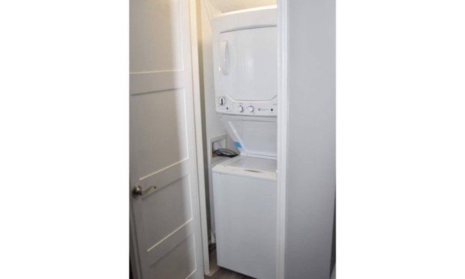 Grand Prairie Condo | Elegant 3B Condo with Kitchen & Pet-Friendly Amenities