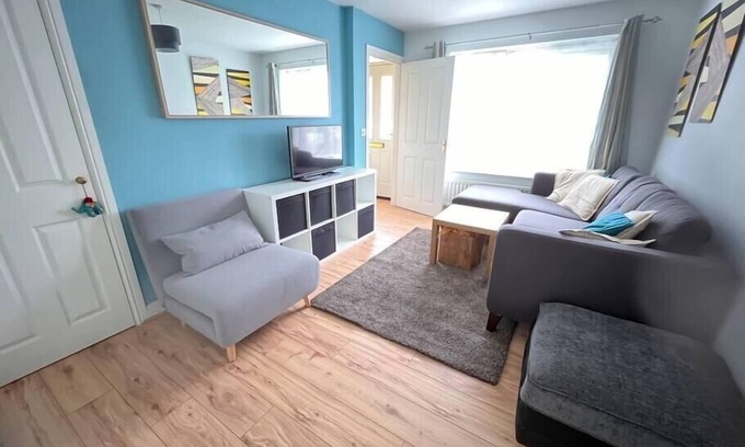 Newcastle-upon-Tyne House | Family-Friendly 3BD Retreat with Garden in Longbenton