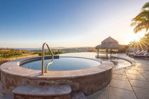 San Jose del Cabo Apartment | Guest Rated 10/10: Beach Club Retreat with Hot Tub
