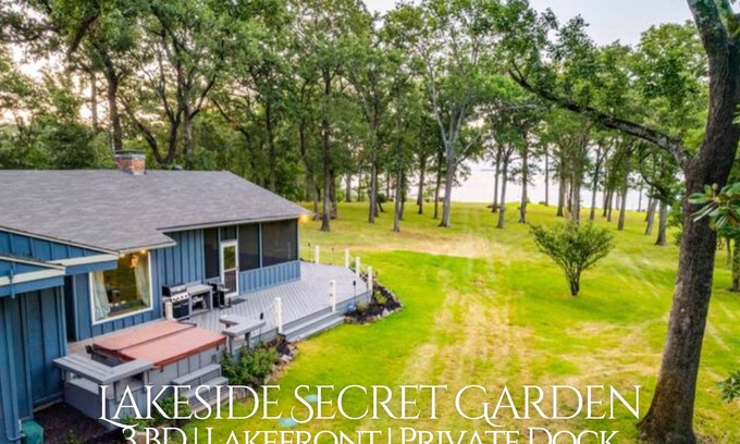 Quinlan House | 3BD Lakefront Escape | Private Dock | Games