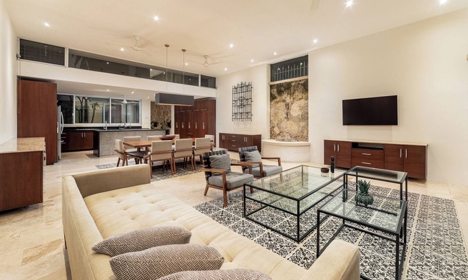 Zona Paseo Montejo House | Discover M45 Oasis: Top-Rated Stay Near Paseo Montejo