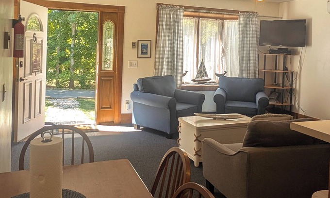 Bar Harbor House | Pet-Friendly 3Bedroom2Bath Carriage House with Hot Tub