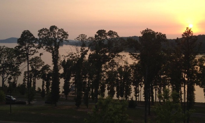 Talladega Condo | 3BR / 2BA Condo with Incredible Lake View
