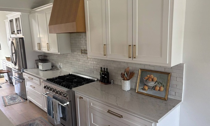 Old Lake Highlands House | 3BR/2BA l Fenced | Pets OK