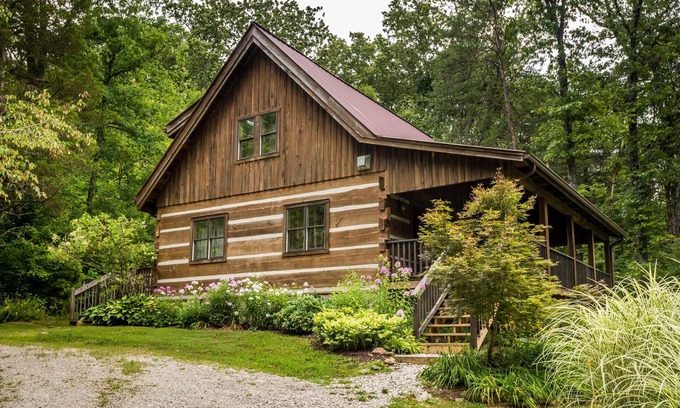 Gnaw Bone Cabin | Spacious 3BR Retreat with Pool, Spa and Hot Tub Access
