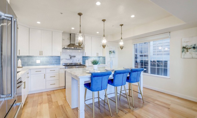 South San Francisco House | Impressive 3BR Home with Panoramic Views & Family Amenities