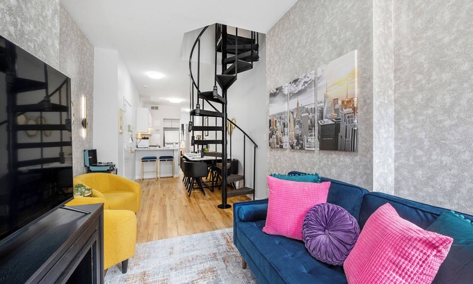 Hoboken Apartment | 3Br 3Ba Old NY Charm Modern Luxe Sleeps up to 12 Min to NYC Walkable