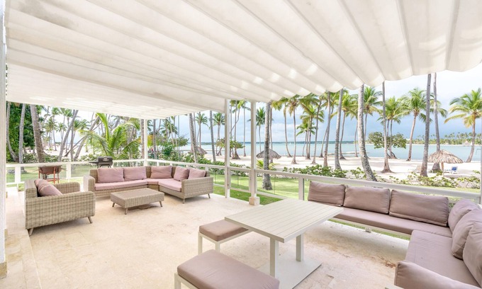 El Soco Apartment | Seaside Escape with Pool & Spa at Playa Nueva Romana
