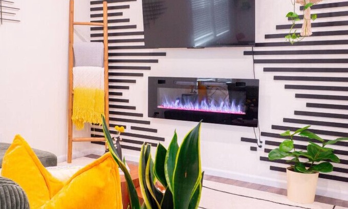 Lawrence Apartment | [3BR] Chic Retreat | Min from KU/Mass