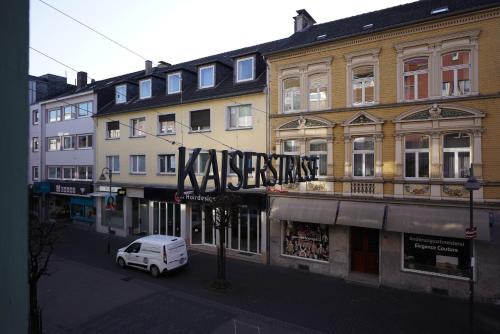 Siegburg Apartment | 3BR - City Apartments - Kitchen - 10 min to ICE