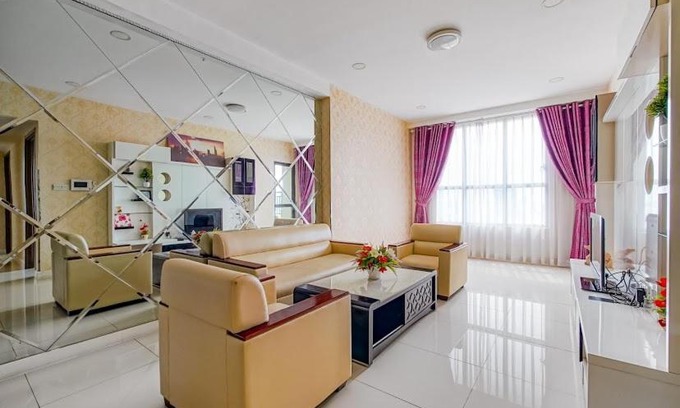 Bach Dang Riverside Apartment | Prime 3Br City Center Retreat with Pool & Family Amenities