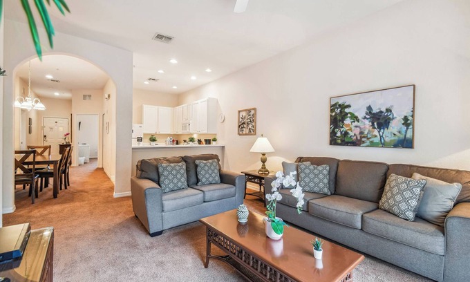 Bahama Bay House | Bahama Bay Resort: Family-Friendly Retreat with Pool & Kitchen