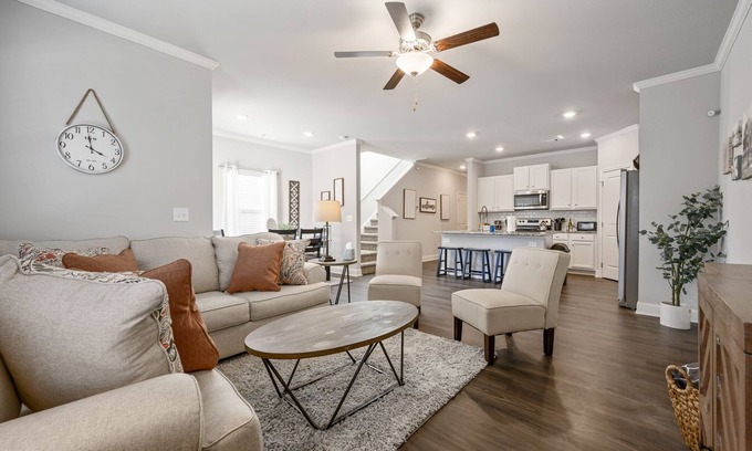 Norcross House | Pet-Friendly 3BR Retreat by the River - Top Guest Rated!