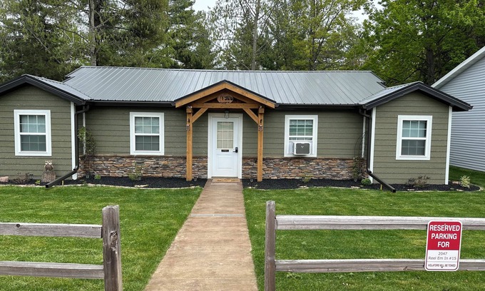 Tomahawk Cabin | Create Lasting Family Memories at Lake Nokomis Retreat