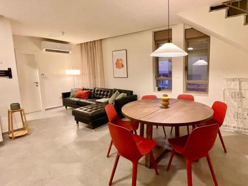 Nachlaot Apartment | 3BR Gem in Nachlaot
