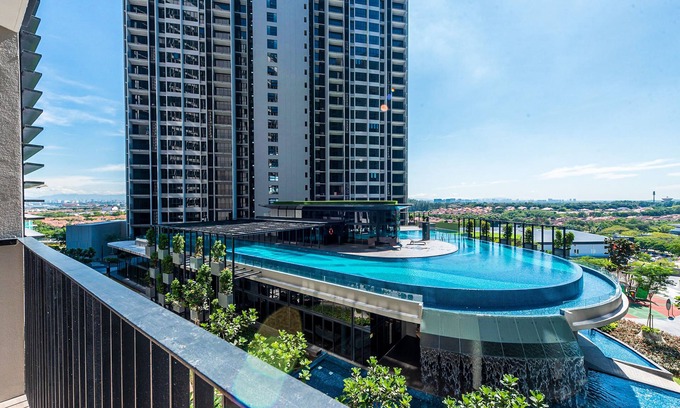 Shah Alam Apartment | Top-Rated 3BR Homestay with Pool View in Bukit Rimau