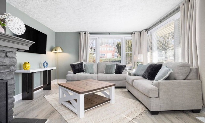 Bristol House | Ideal 3BR Home: Steps from Speedway & Downtown Attractions