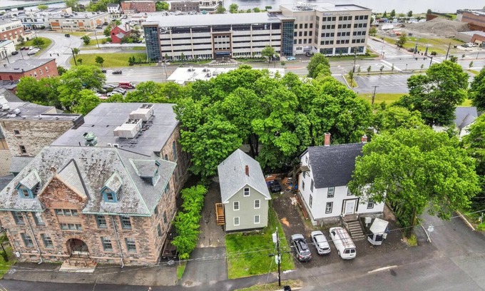 Bangor House | Convenient 3BR House Near Maine Savings Amphitheater