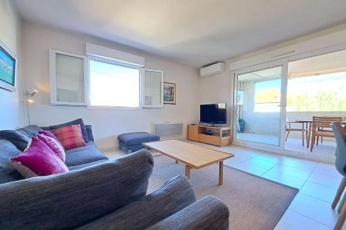 Riou - Petit Juas - Av de Grasse Apartment | Family-Friendly 3BR Cannes Retreat with Pool and Parking