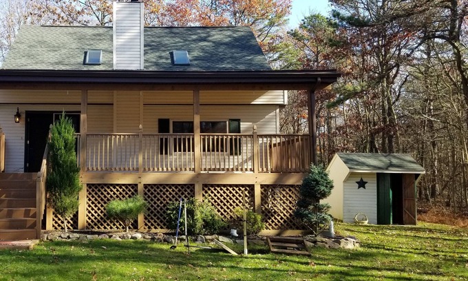 Jim Thorpe House | Family-Friendly 3BR Retreat in Jim Thorpe with Game Room