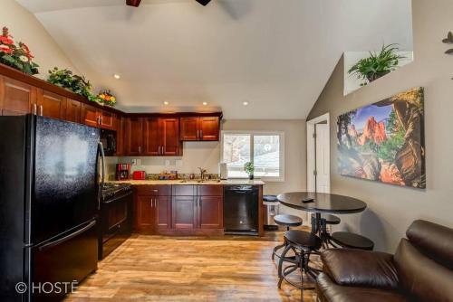 Manitou Springs House | Family-Friendly 3BR Retreat in Manitou Springs with Hot Tub