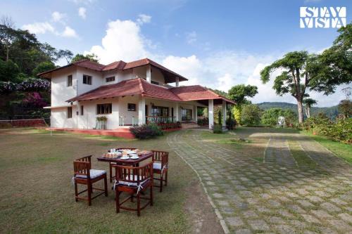 Madikeri Villa | Explore StayVista at Mercara Hill with Exciting Games