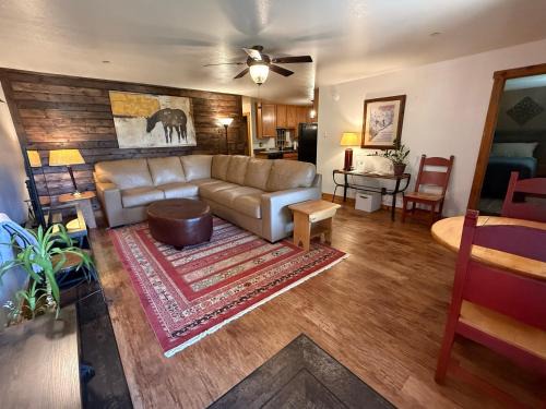 The Ponds Apartment | 3BR Mountain Condo Pet Friendly
