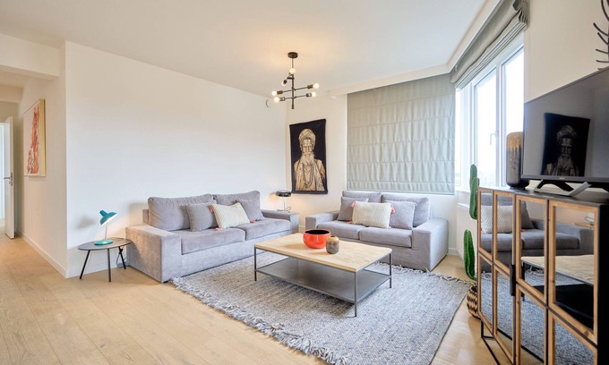 Plasky Apartment | Elegant 3BR NATO & EU Apartment with Free Parking