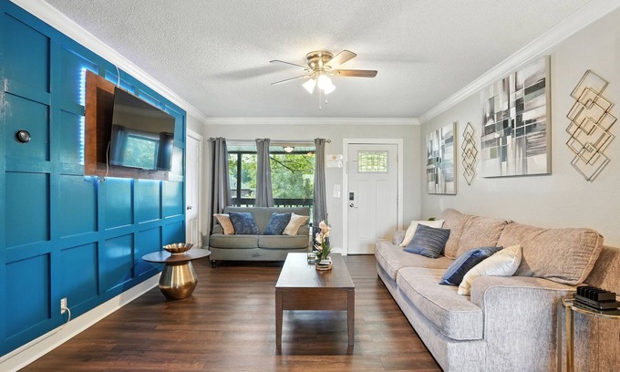 Tulsa House | Elegant 3BR Retreat Near Downtown & BOK | Perfect for Families