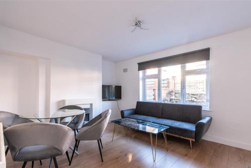 Newark upon Trent House | 3BR Nottingham House, WiFi & Free On-Street Parking