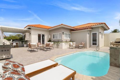 Opal Villa | 3BR Private Pool Retreat 4 Mins Drive by Bocobay