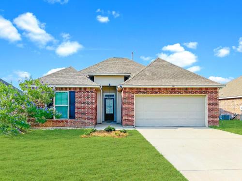 Lake Charles House | Cozy Accommodations with High-Speed Wi-Fi & Workspace