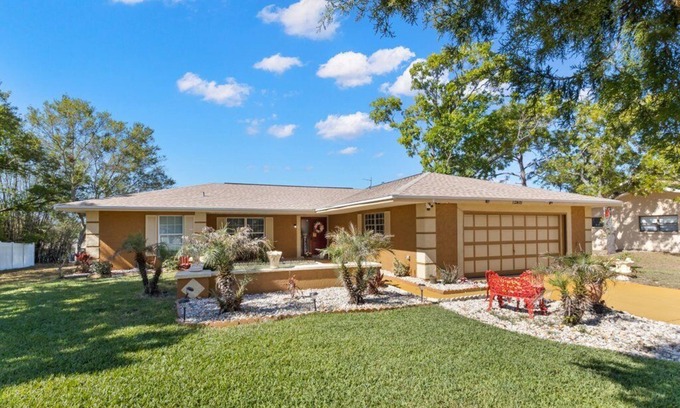 Spring Hill House | Luxury 3BR Roman Oasis with Pool and Breakfast Included