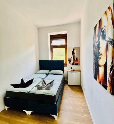 Grinzing Apartment | Family-Friendly 3BR Apartment, Steps from Stammersdorf