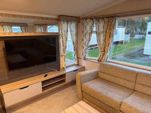 Skegness House | 3BR-Sleeps6-Parking-Pool-NearBeach&Skegness