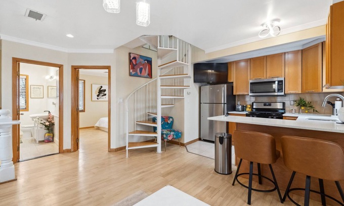 Ampere House | 3BR Spiral staircase Loft