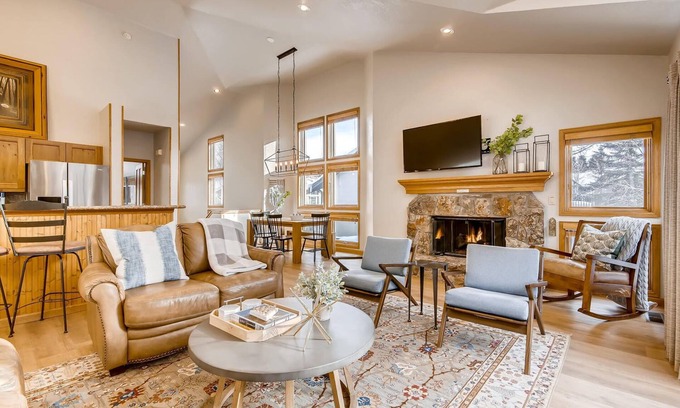 Peak 9 House | Modern 3BR Townhome with Hot Tub Near Lifts & Main St