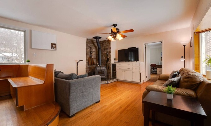 Highland Falls House | 3BR West Point Retreat-3min to Back Gate+ King Bed