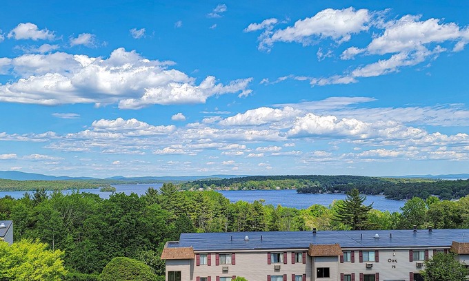 Weirs Beach Condo | Relaxing Weirs Beach Getaway: 3BR Condo with Lake View