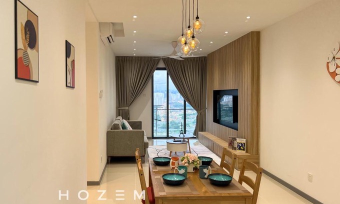 Taman Sri Bintang Apartment | Pet-Friendly 3BR with KLCC Views Near Mont Kiara