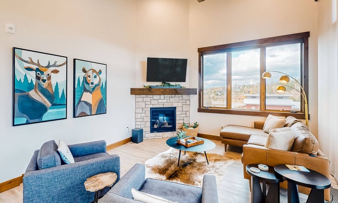 Fraser Condo | Mountain-View Condo with Private Hot Tub and Balcony