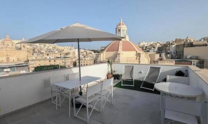 Cospicua House | 3rd Floor Studio with Balcony KNR Bormla