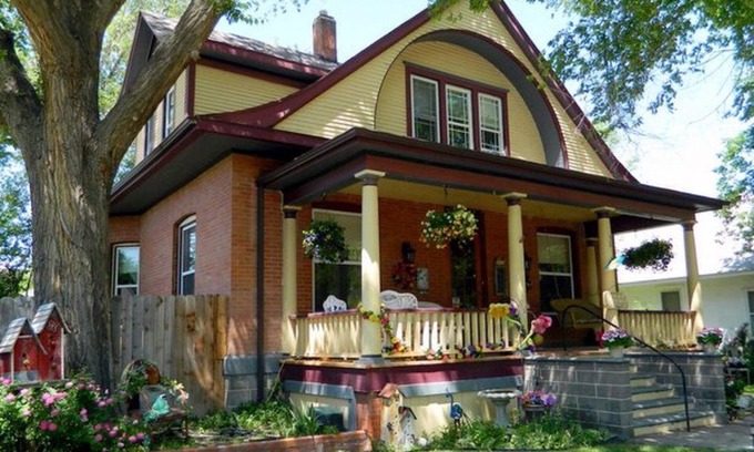 Lamar Bed & Breakfast | Guest Rated 9.8: 3rd Street Nest B&B with Cozy Amenities